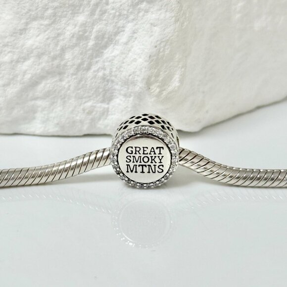 Pandora Smoky Mountains Bear Bead Charm S925 Silver Charm - Picture 2 of 4